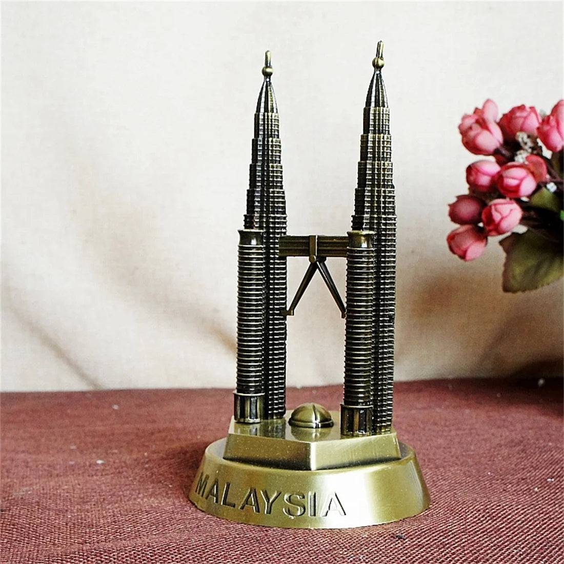 American Retro Simple New York Gemini Building Decor Figurine Electroplated Metal Craft Tourist Souvenir Twin Towers Decorations