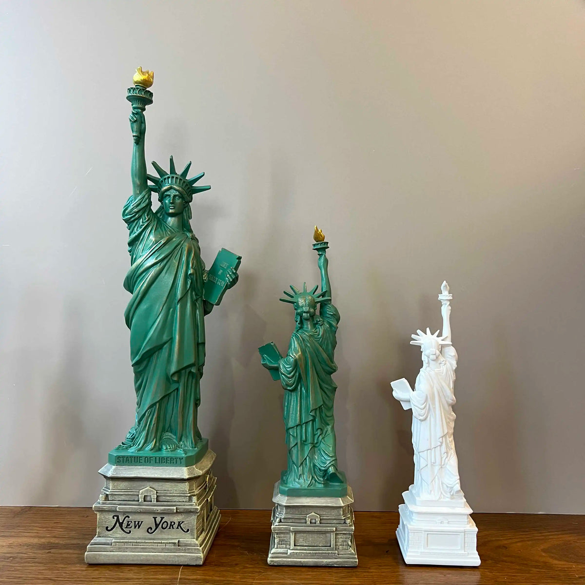 YuryFvna Statue of Liberty Model Desk Accessories Collectibles Travel Souvenirs New York Office Home Interior Room Decoration