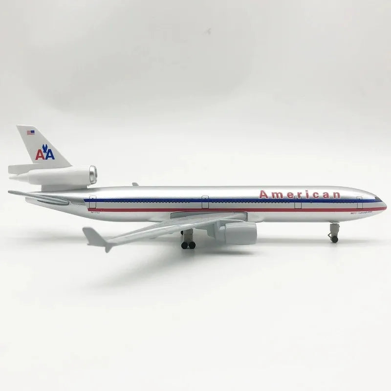 20CM MD11 American Airways MD-11 Alloy Aircraft Model With Plane Landing Gear Airplane Home Collection Ornaments Display