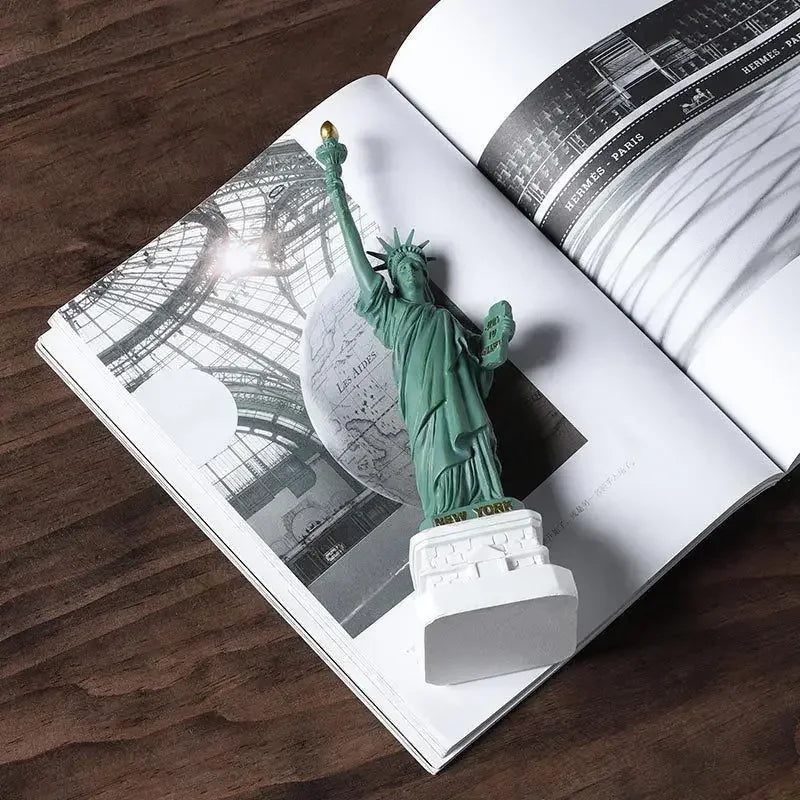 New York Statue of Liberty Model Office Desk Accessories Collectibles Travel Souvenirs Office Home Interior Decoration