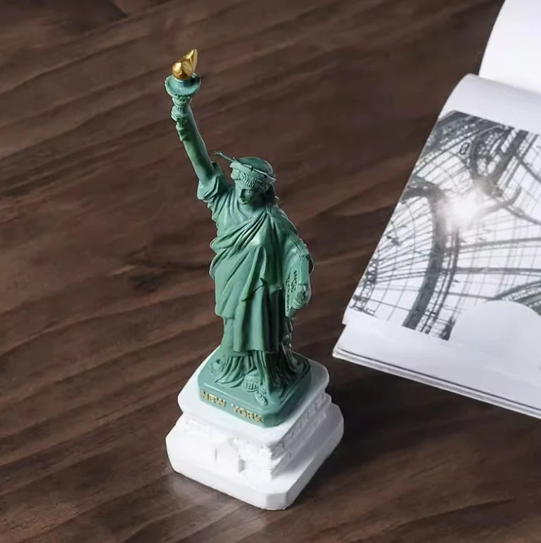 New York Statue of Liberty Model Office Desk Accessories Collectibles Travel Souvenirs Office Home Interior Decoration